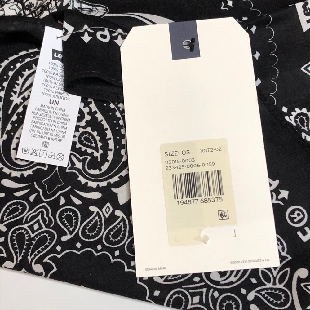 20” Square Levi’s x Bape Black Limited Bandana - Picture 2 of 4